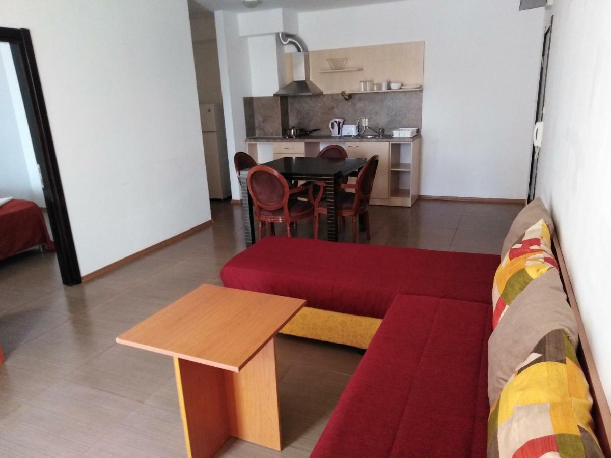 Vm Apartments Robinson Beach 포마리 외부 사진